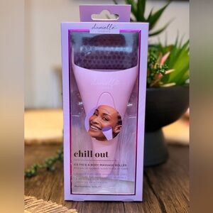 Large Ice Face & Body Chill out Massage Roller